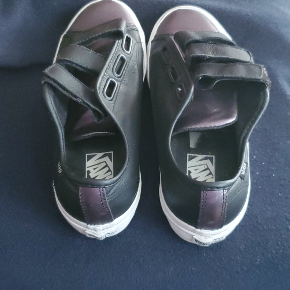 Vans - Picture 3 of 4